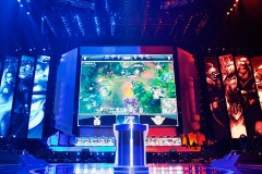 粉丝力量大展现：创意应援、Cosplay演绎与梗图风采
